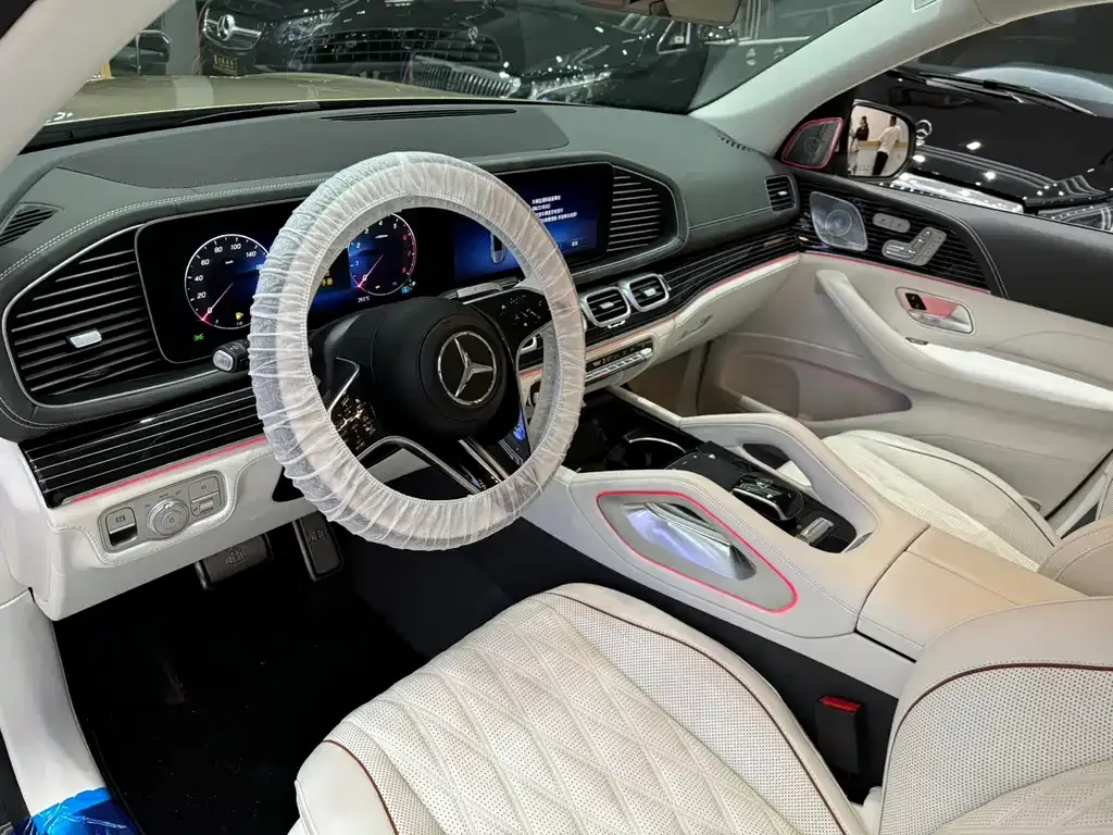 Mercedes-Benz GLS — фото 6