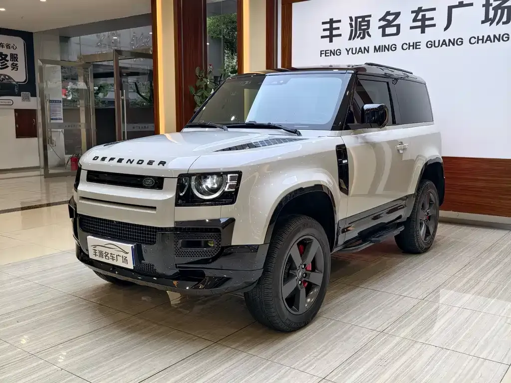 Land Rover Defender — фото 1