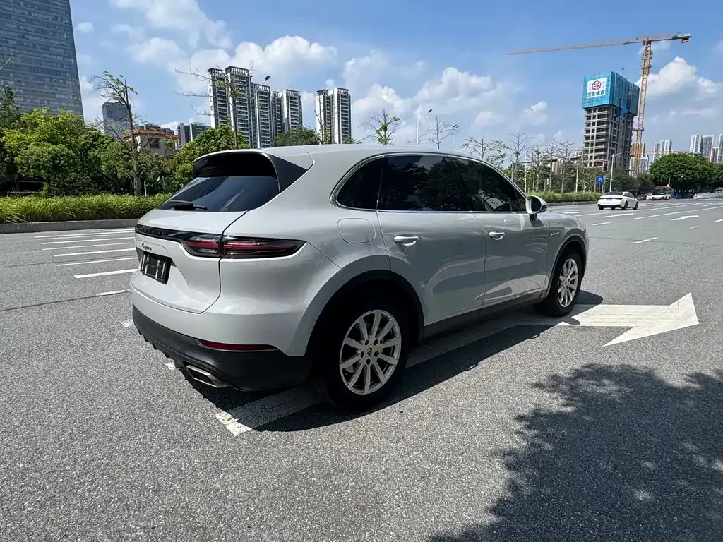 Porsche Cayenne Hybrid — фото 4