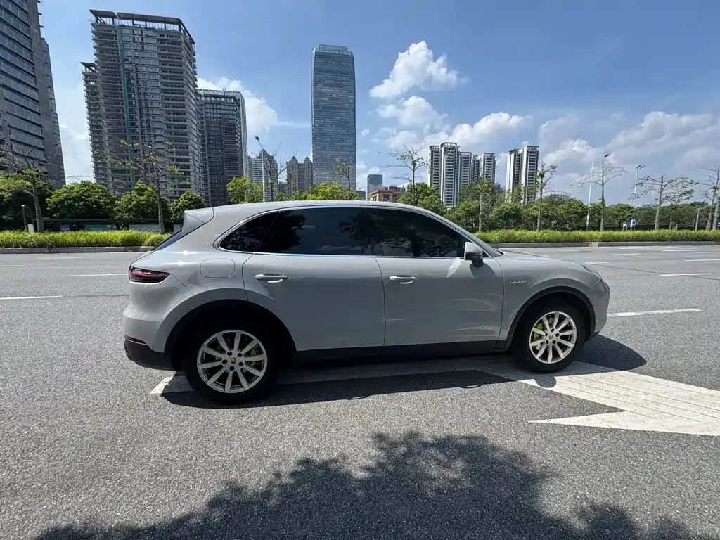 Porsche Cayenne Hybrid — фото 6