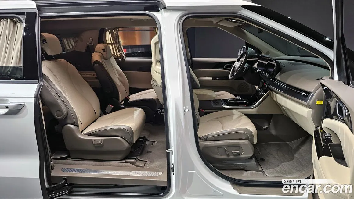 Kia Carnival — фото 10