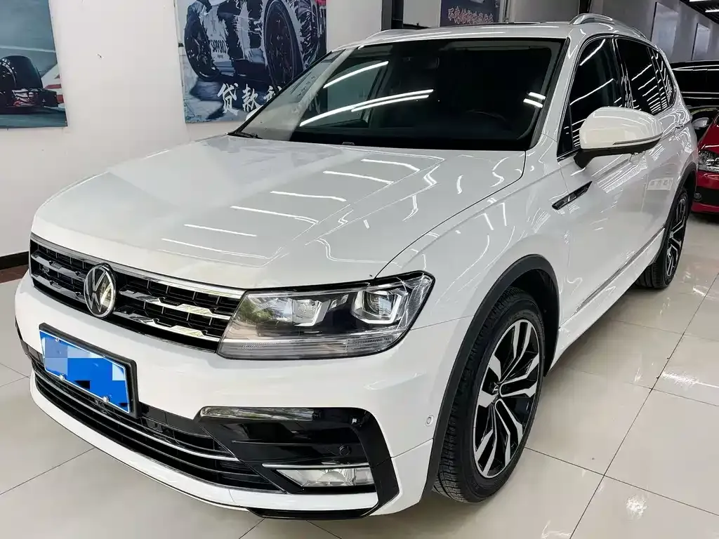 Volkswagen Tiguan L — фото 2