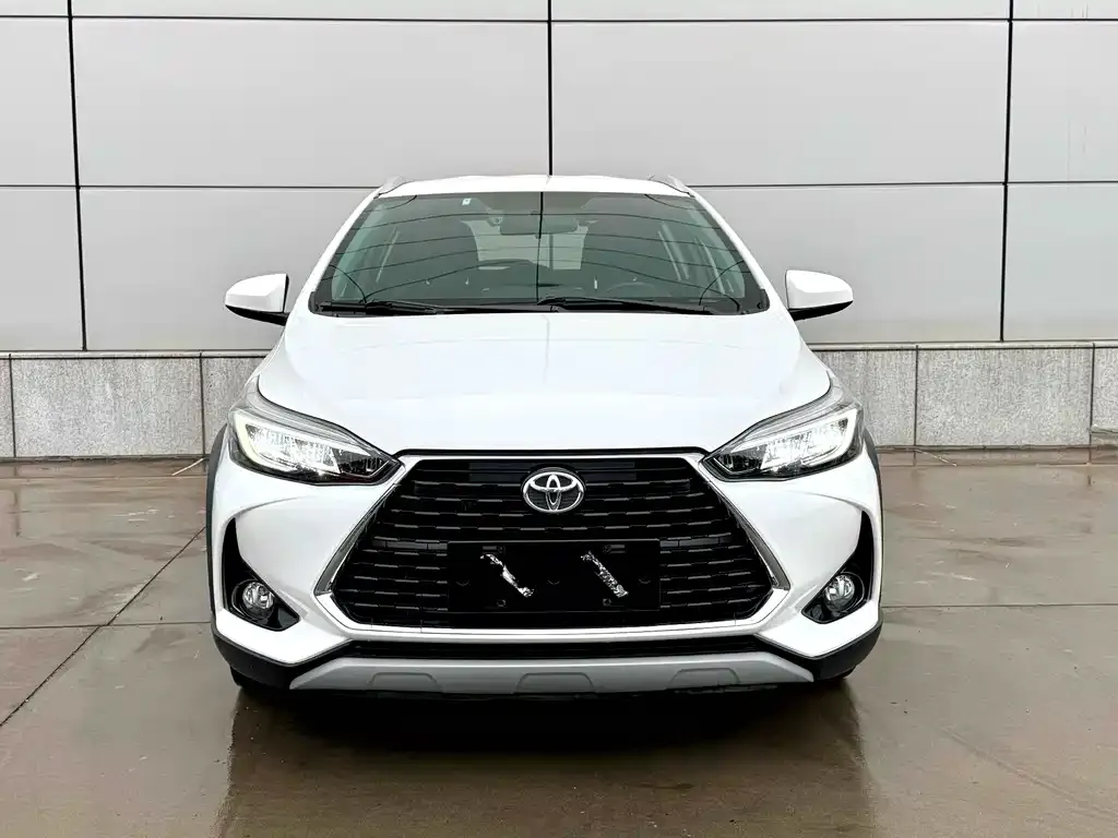 Toyota Yaris L — фото 3