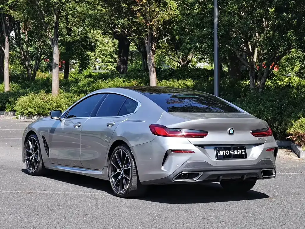 BMW 8 Series — фото 3