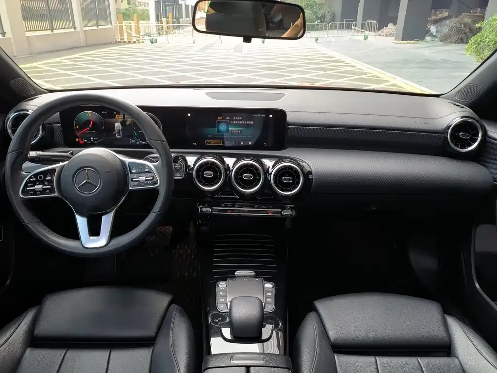 Mercedes-Benz A-Class — фото 10
