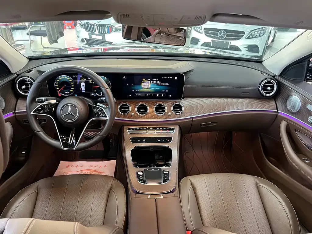 Mercedes-Benz E-Class — фото 7