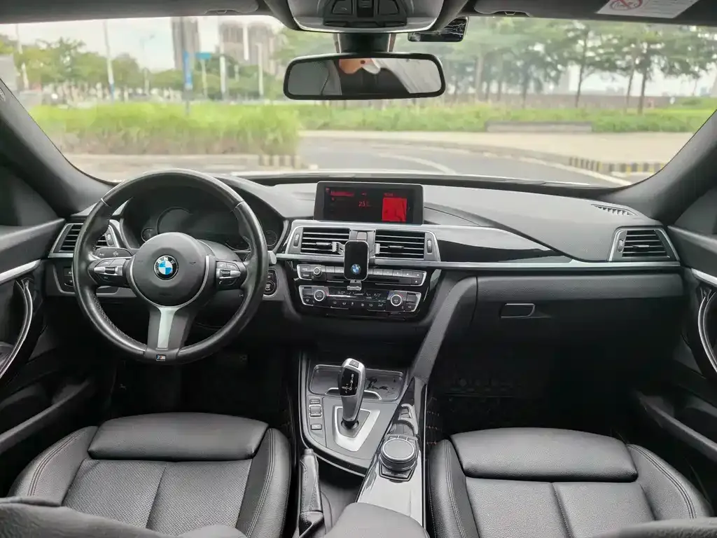 BMW 3 Series GT — фото 8