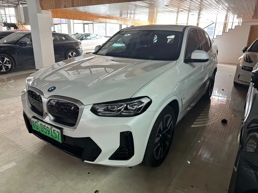 BMW iX3 — фото 1