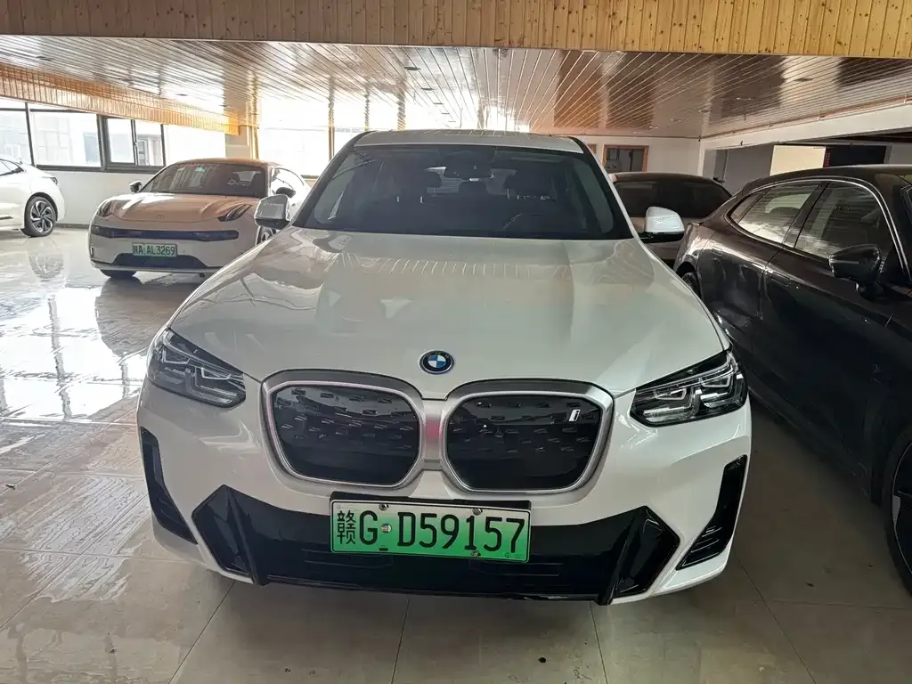 BMW iX3 — фото 2