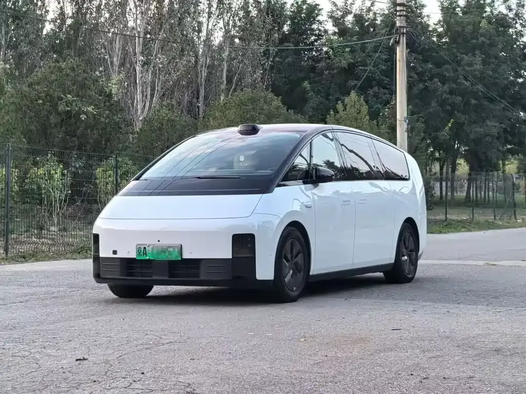 Li Auto MEGA — фото 1