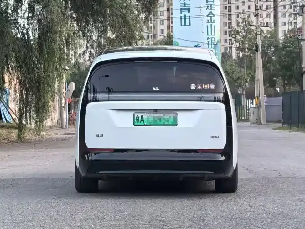 Li Auto MEGA — фото 3