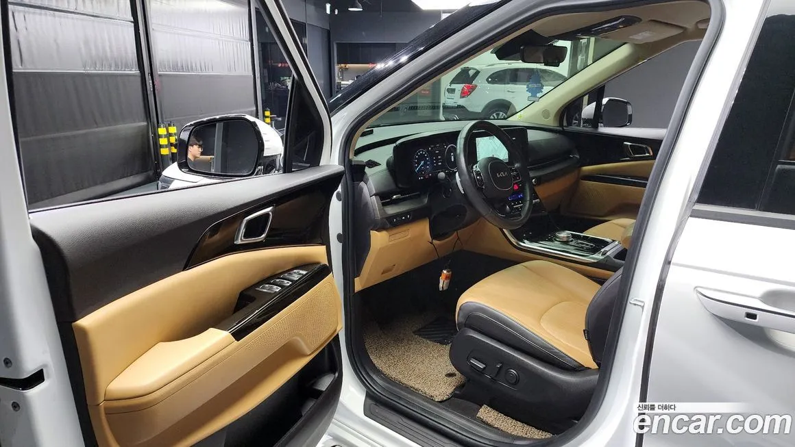 Kia Carnival — фото 10