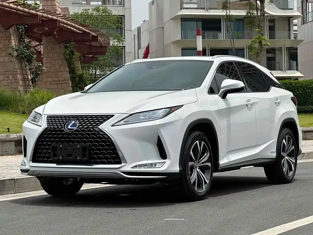 Lexus RX — фото 1