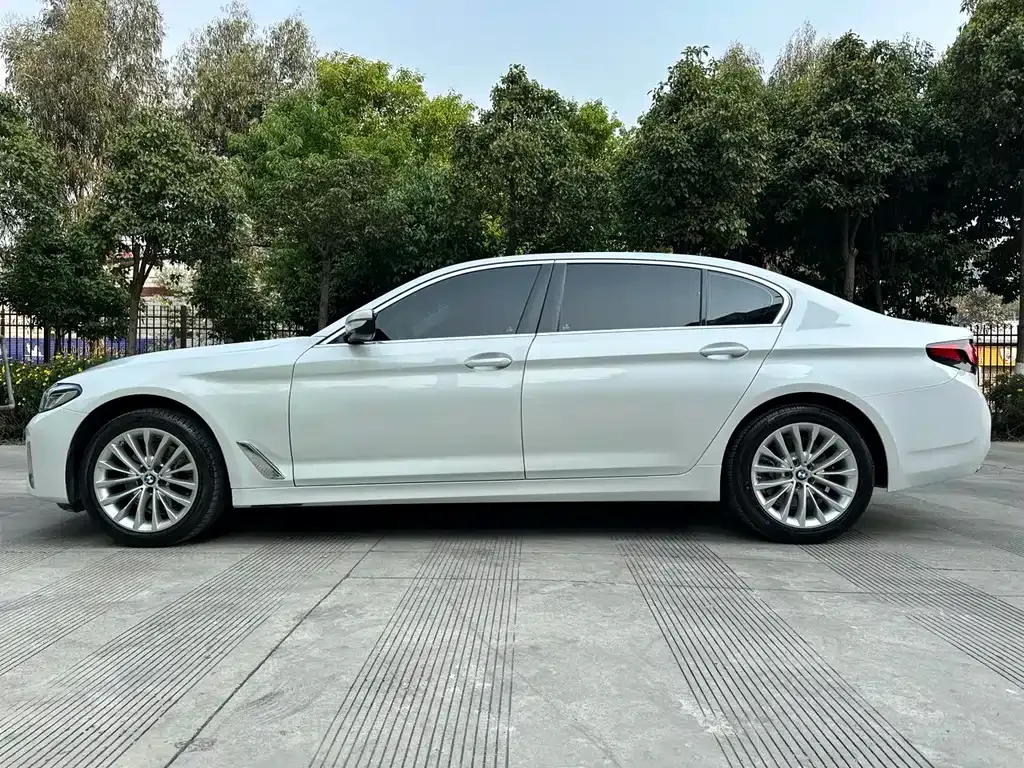 BMW 5 Series — фото 3