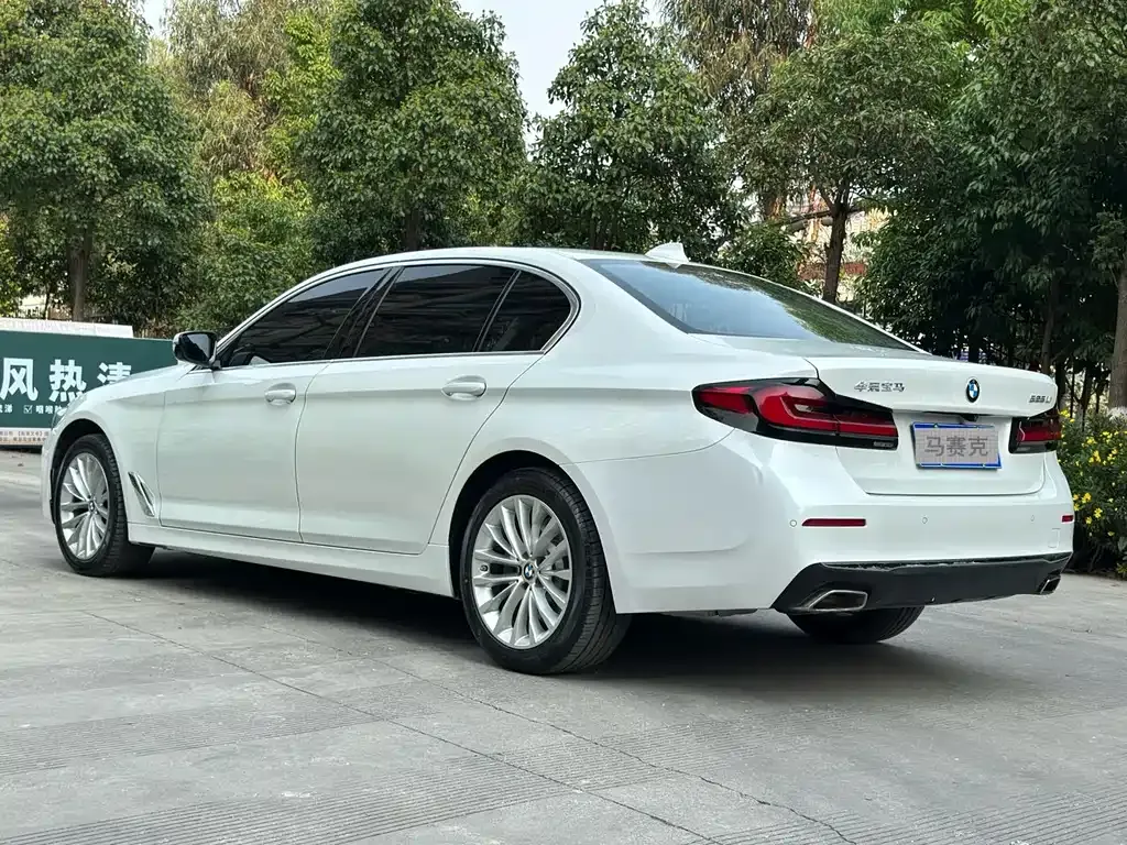 BMW 5 Series — фото 5