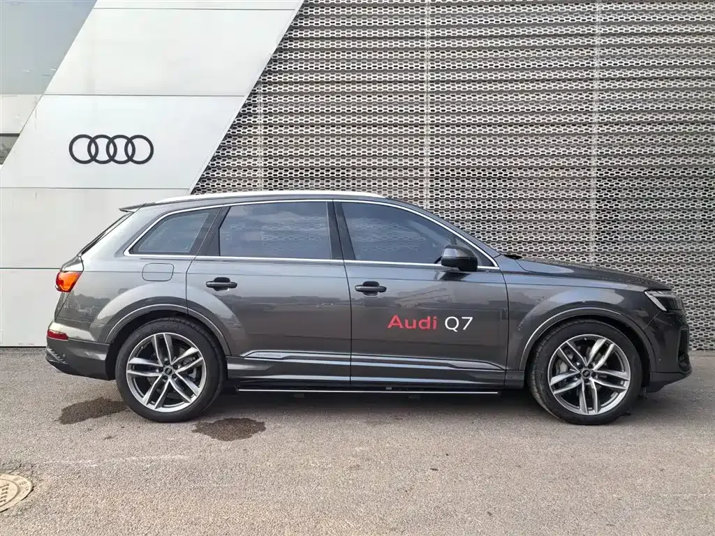 Audi Q7 — фото 5