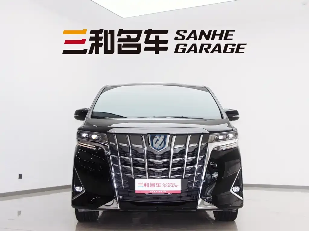 Toyota Alphard — фото 2