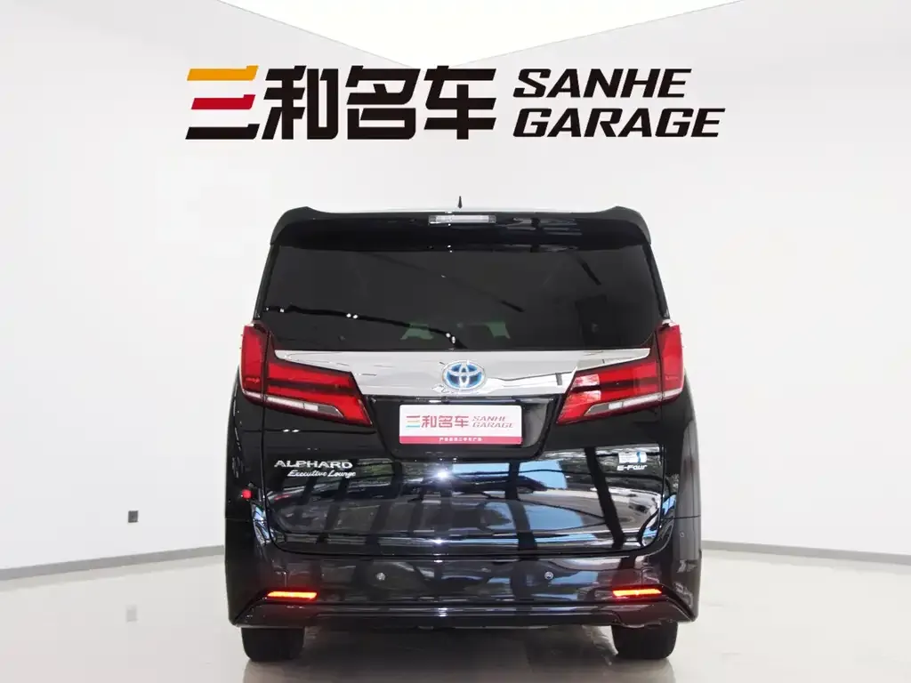Toyota Alphard — фото 7