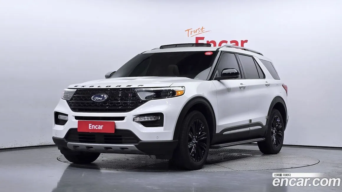 Ford Explorer — фото 1