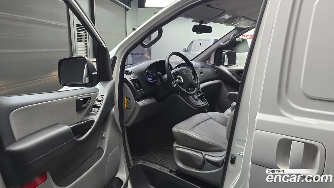 Hyundai Starex — фото 10