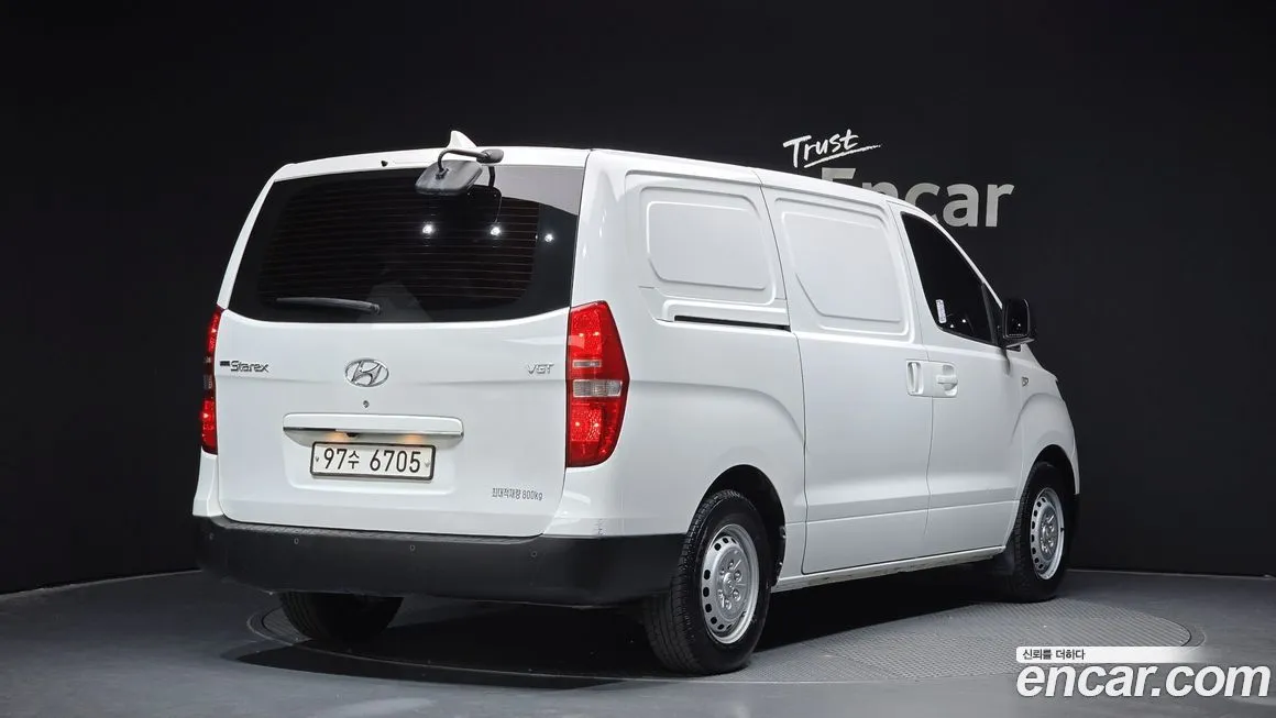 Hyundai Starex — фото 2