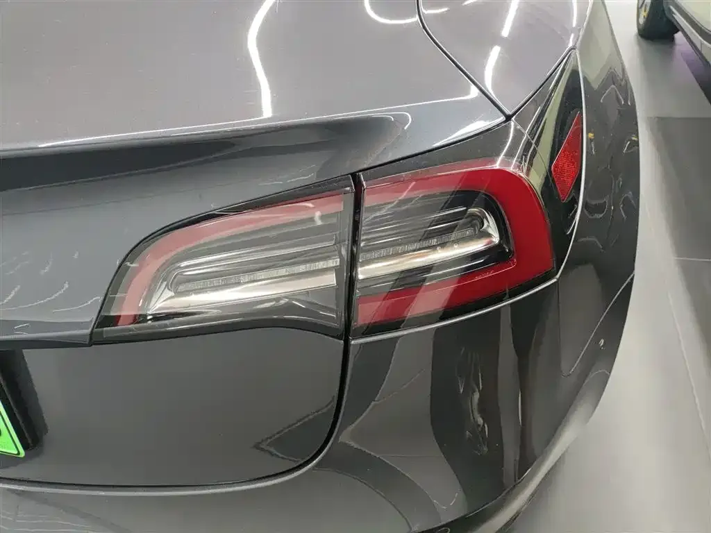 Tesla Model 3 — фото 10