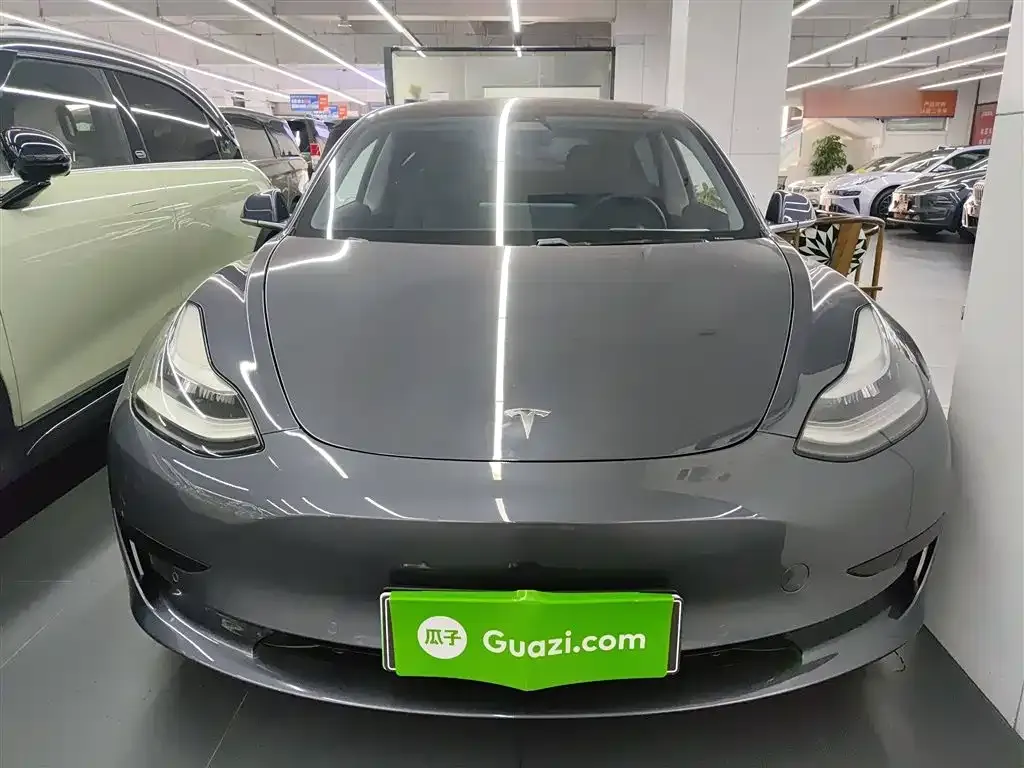 Tesla Model 3 — фото 3