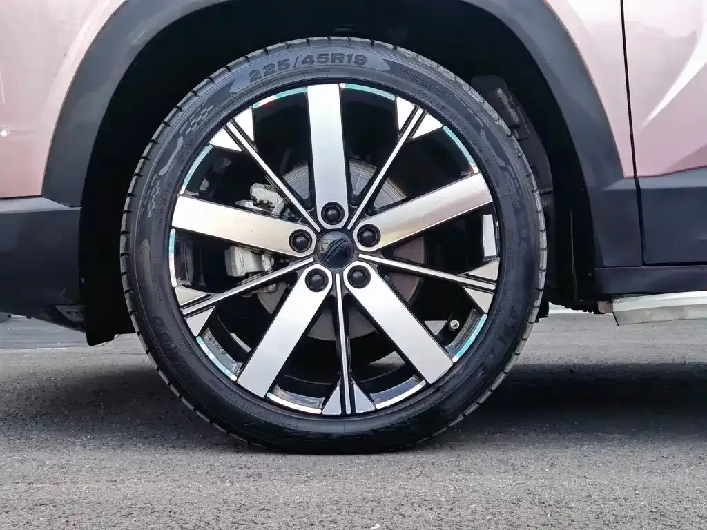 Geely Icon — фото 10