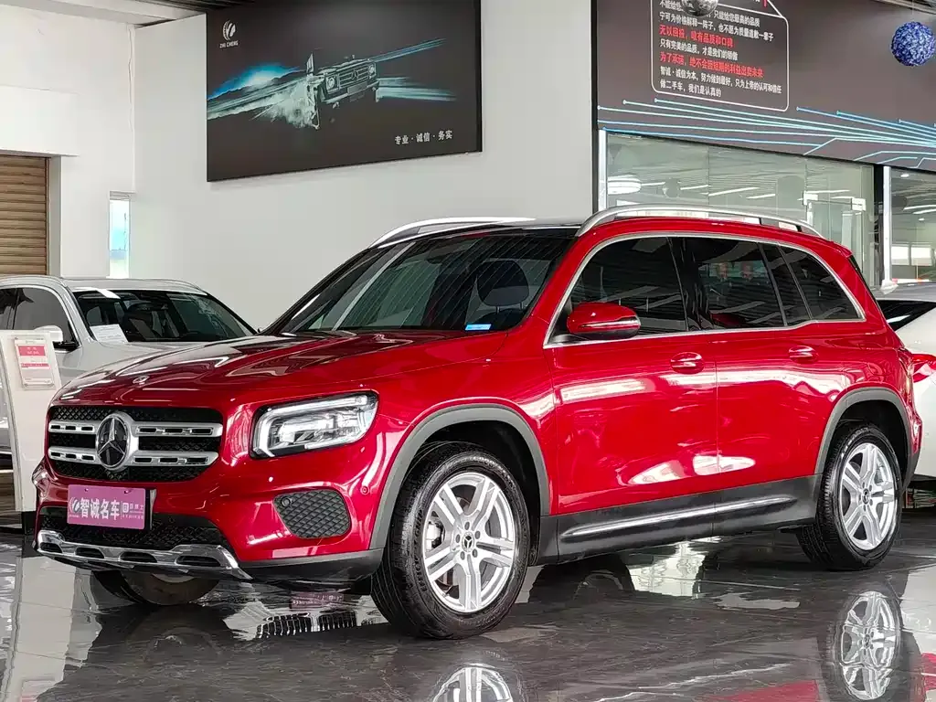 Mercedes-Benz GLB — фото 1