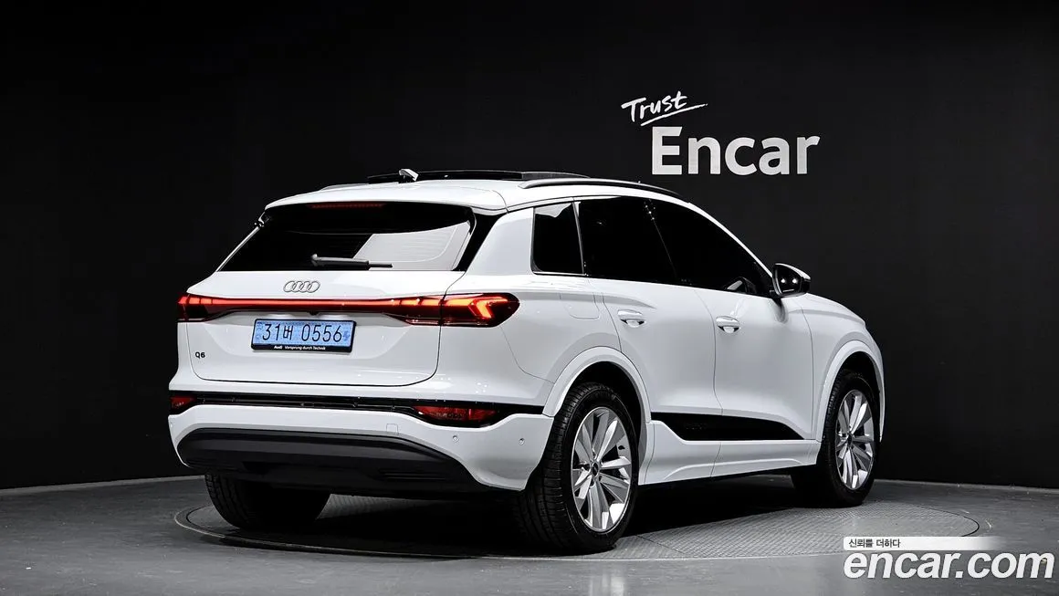 Audi Q6 e-tron — фото 2