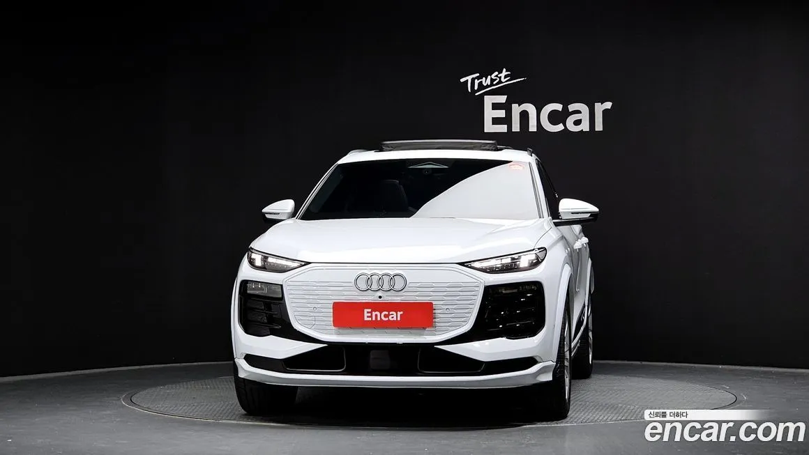 Audi Q6 e-tron — фото 3