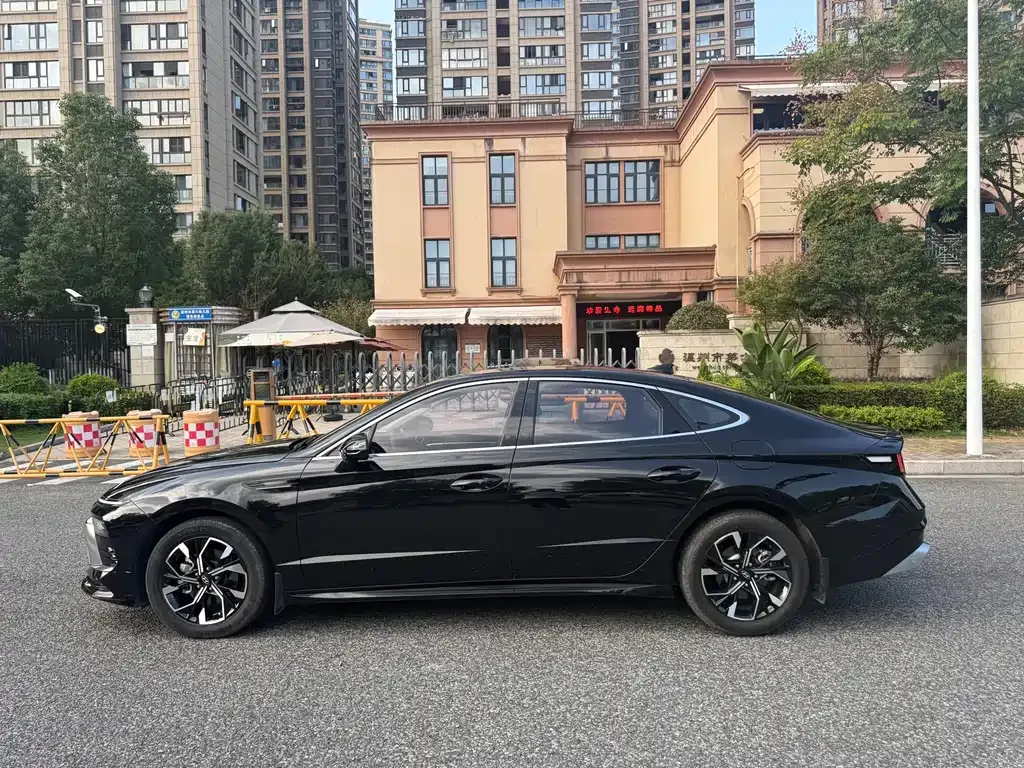 Hyundai Sonata — фото 9