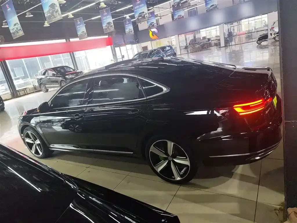 Volkswagen Passat — фото 6