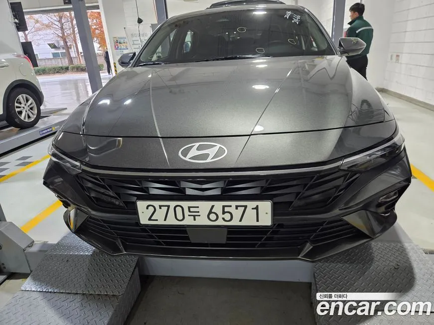 Hyundai AVANTE — фото 1
