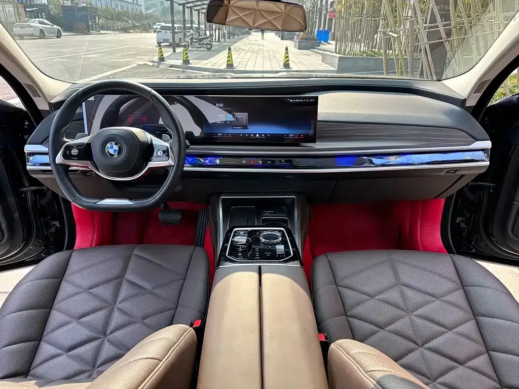 BMW 7 Series — фото 10