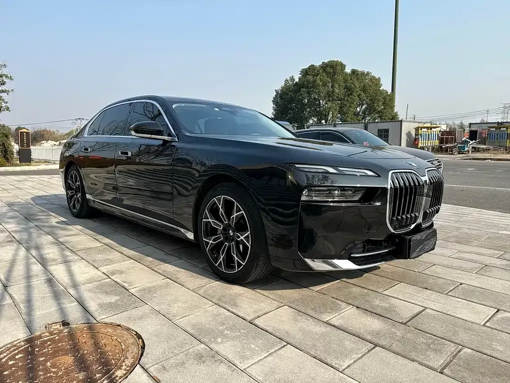 BMW 7 Series — фото 2