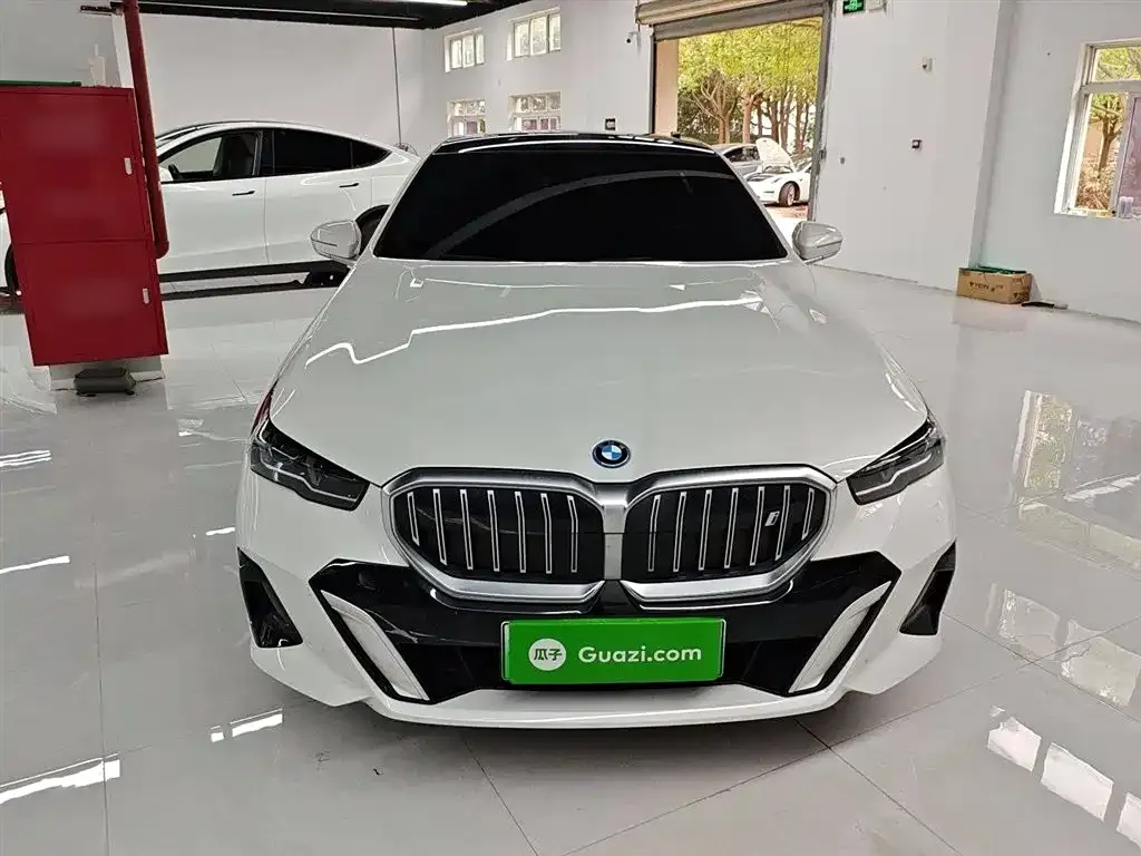 BMW i5 — фото 3