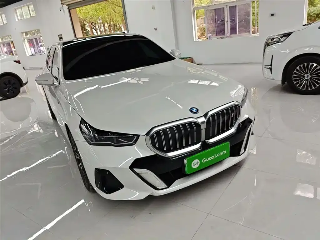 BMW i5 — фото 4