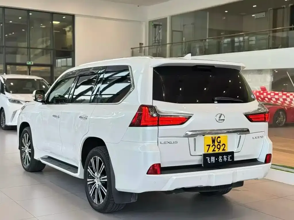 Lexus LX — фото 3