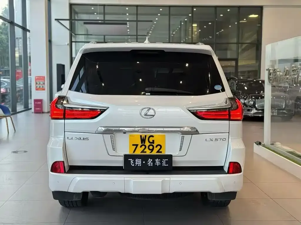 Lexus LX — фото 4