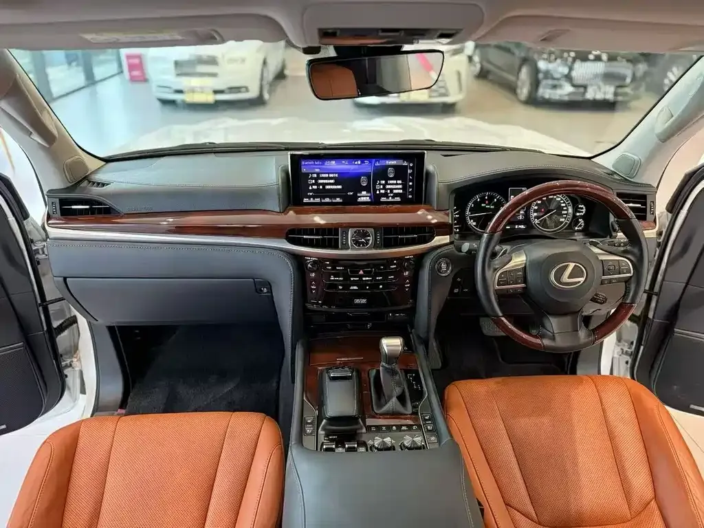 Lexus LX — фото 6