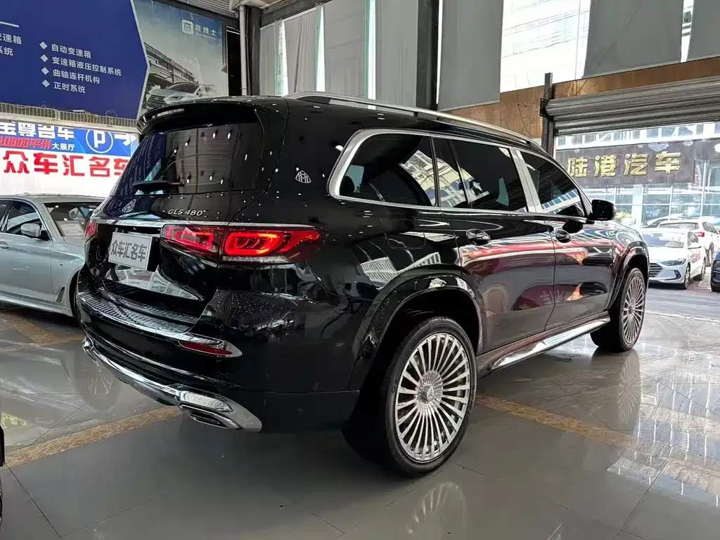 Mercedes-Benz GLS — фото 6