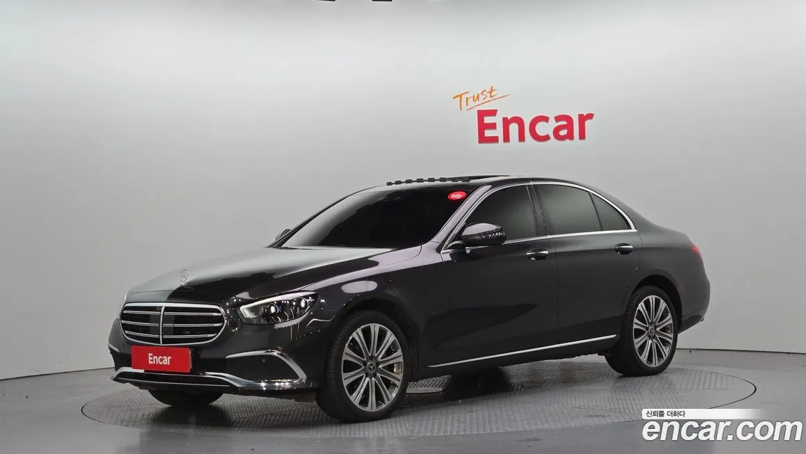 Mercedes-Benz E-Class — фото 1