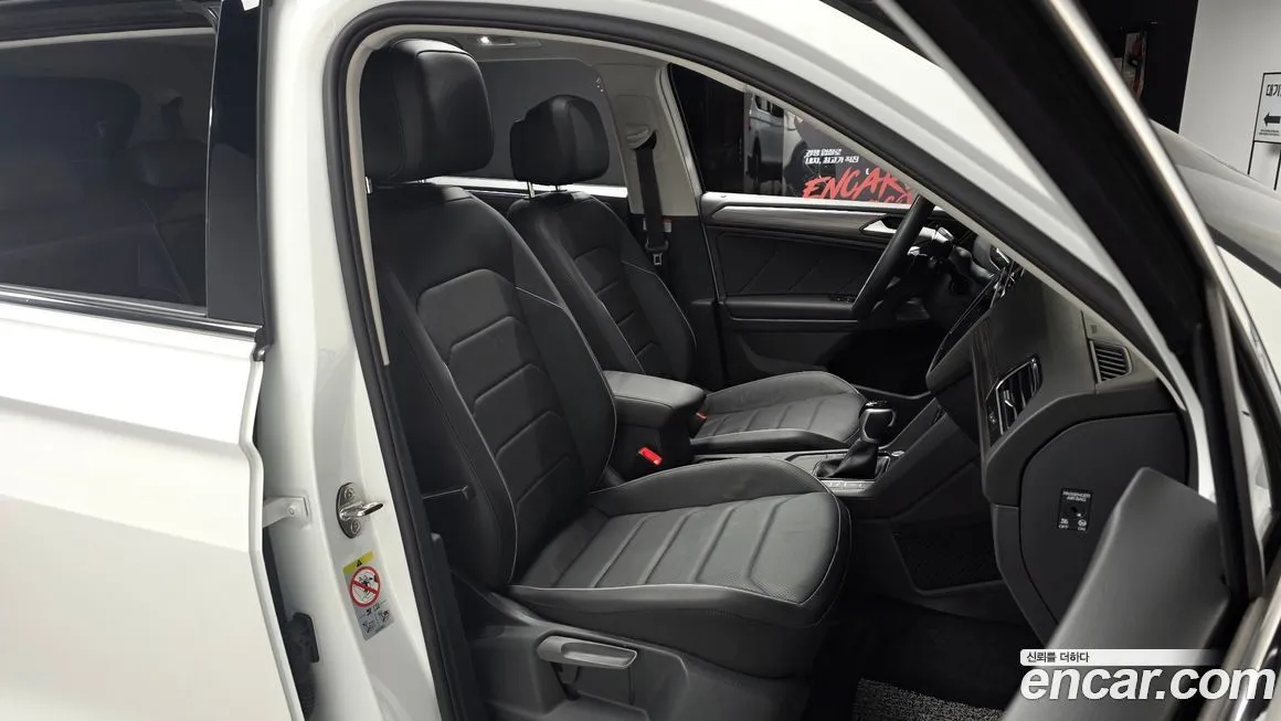 Volkswagen Tiguan — фото 10