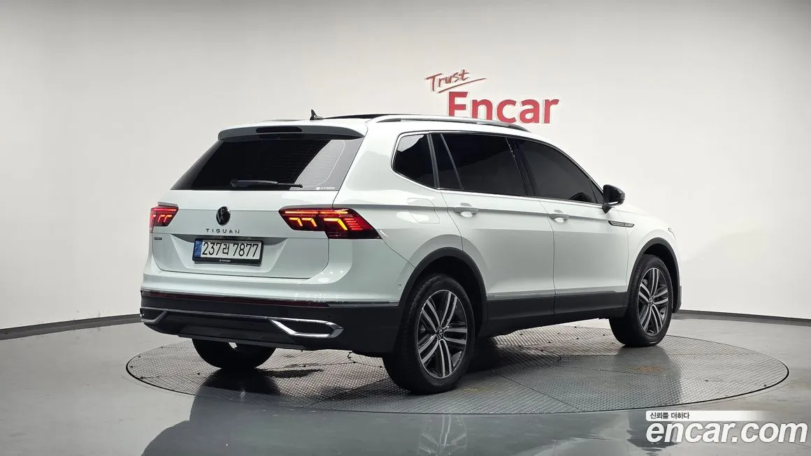 Volkswagen Tiguan — фото 2