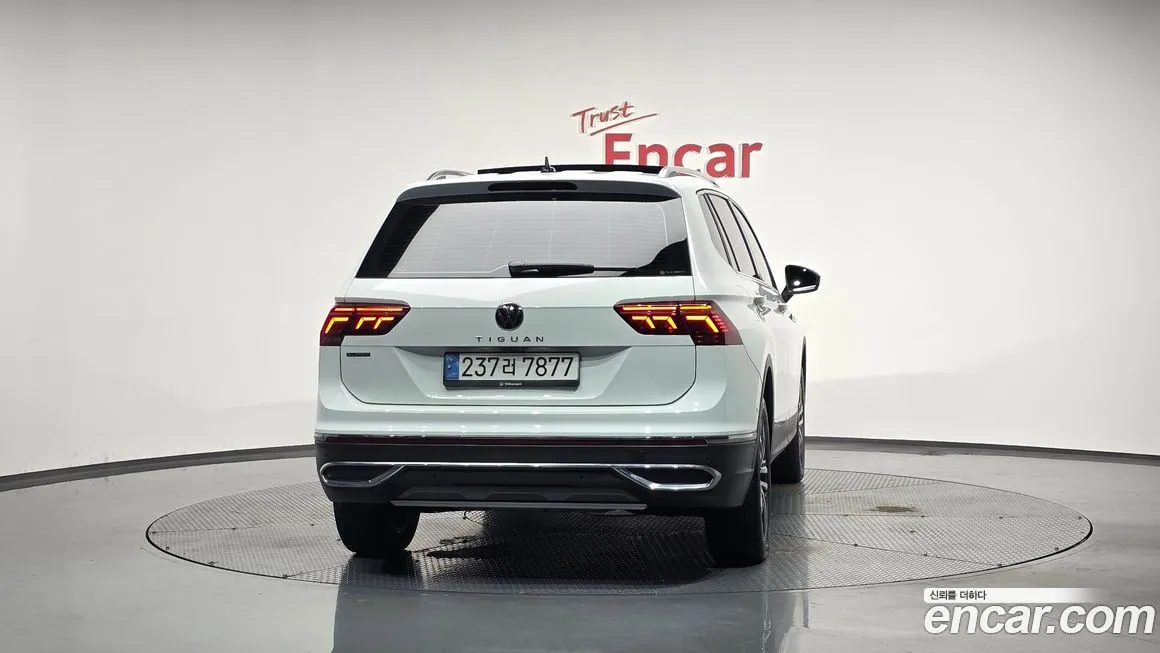 Volkswagen Tiguan — фото 4