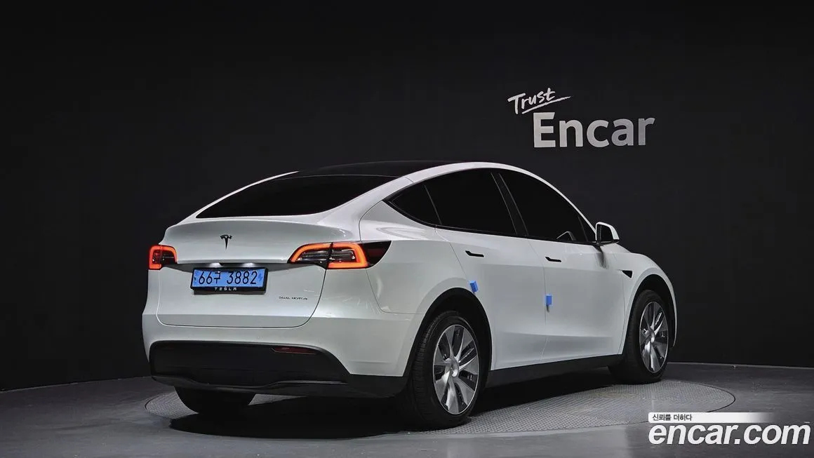 Tesla Model Y — фото 2