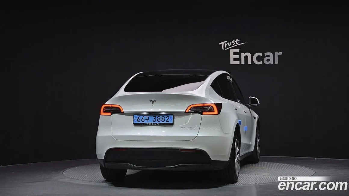 Tesla Model Y — фото 4