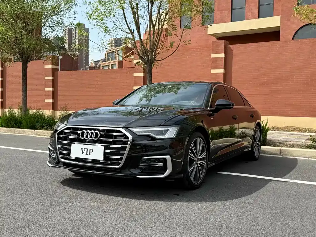 Audi A6L — фото 1