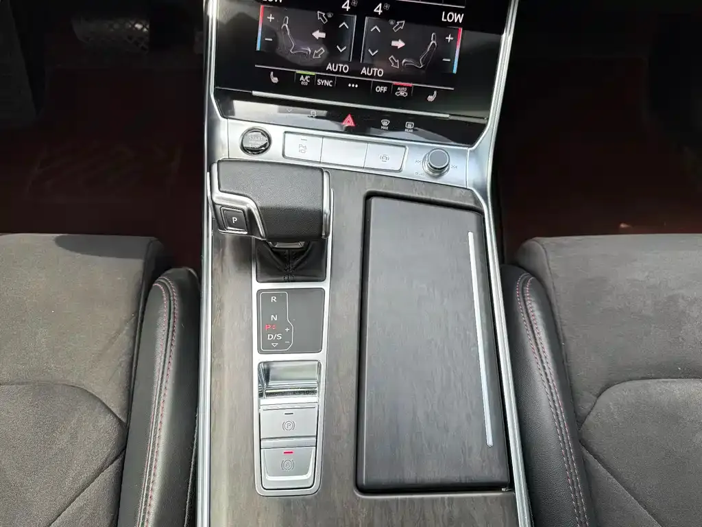 Audi A6L — фото 10